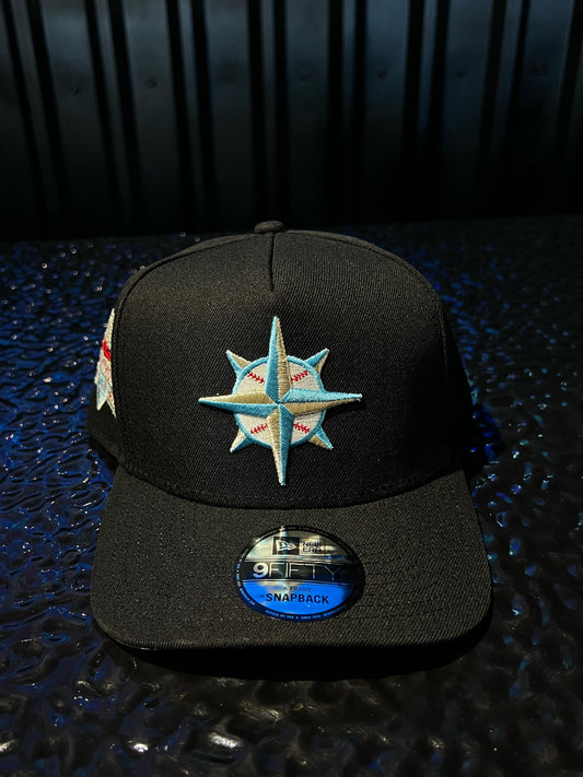 GORRA NEW ERA INDIANS CROSS BLACK BLUE SNAPBACK