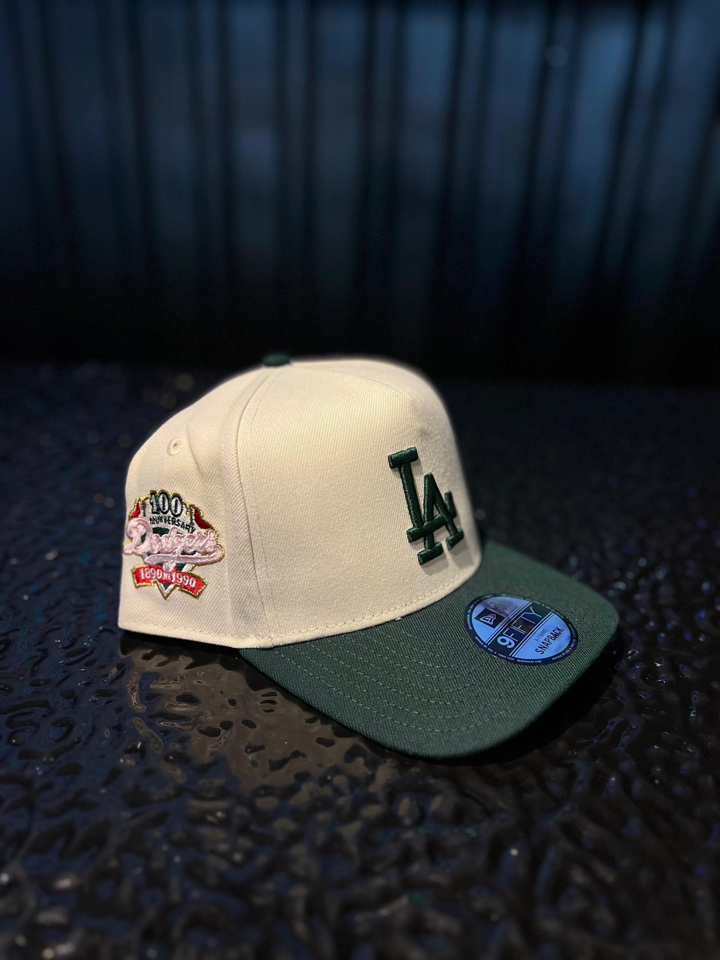 GORRA NEW ERA LOS ANGELES 100TH BEIGE GREEN SNAPBACK