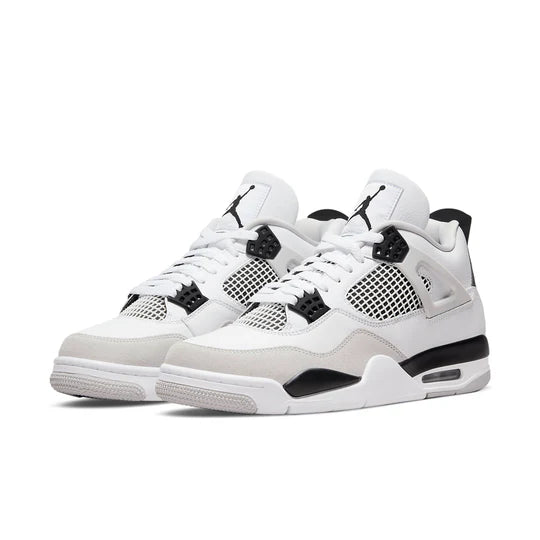 Air Jordan 4 Retro Military Black (Seminuevo)