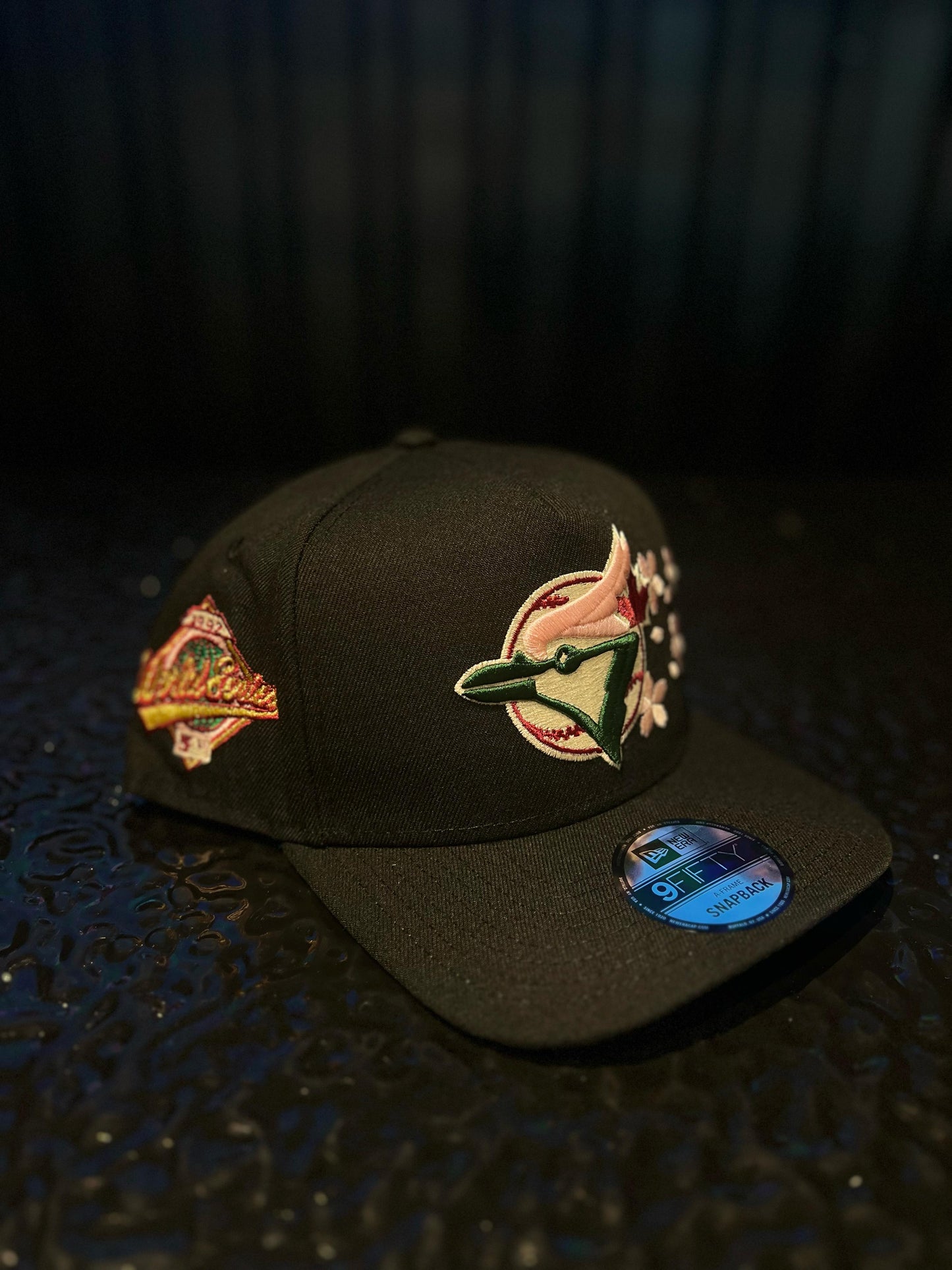 GORRA NEW ERA BLUE JAYS 92TH ROSES BLACK SNAPBACK