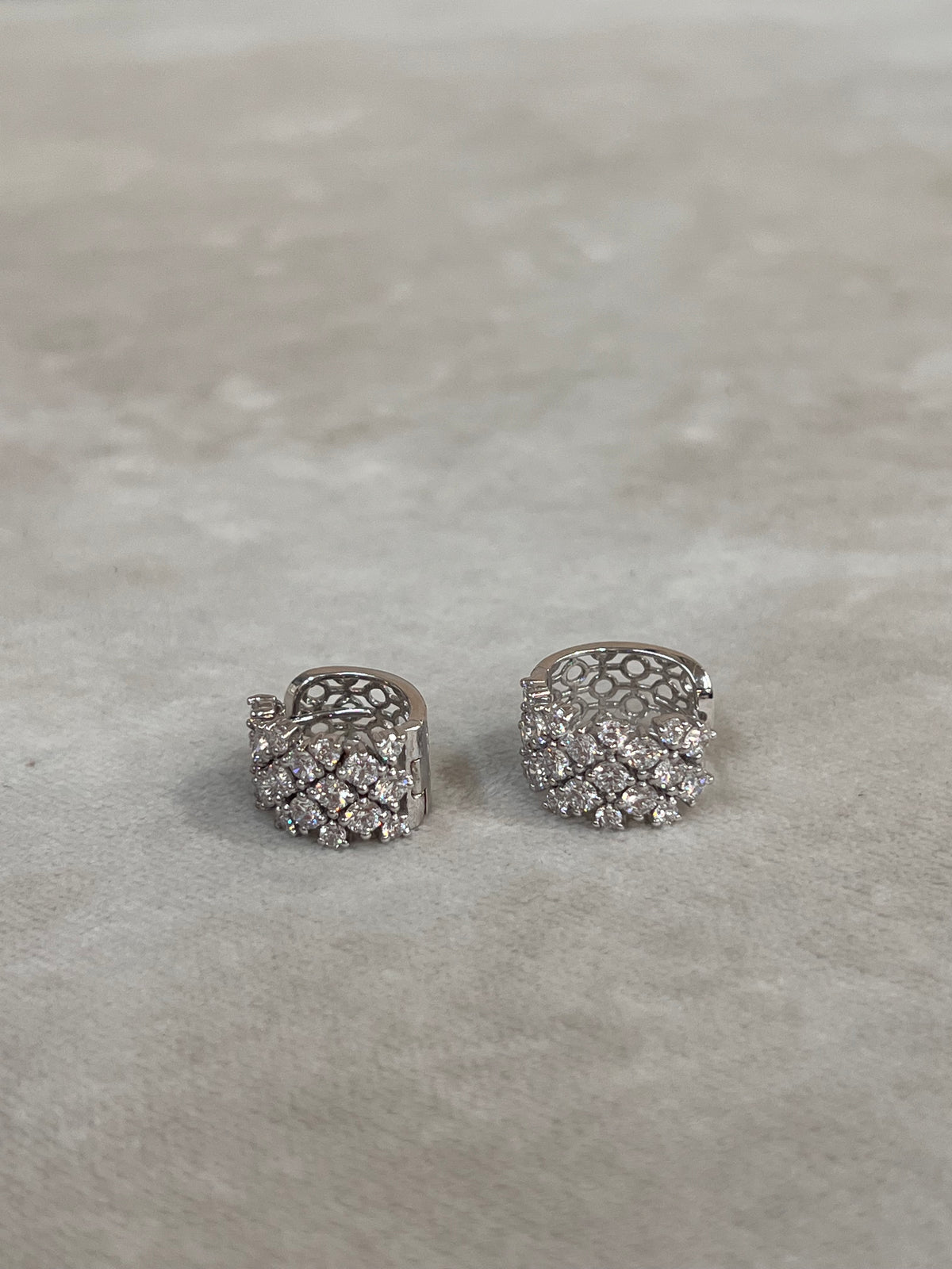 Aretes diamantes oro blanco 14k