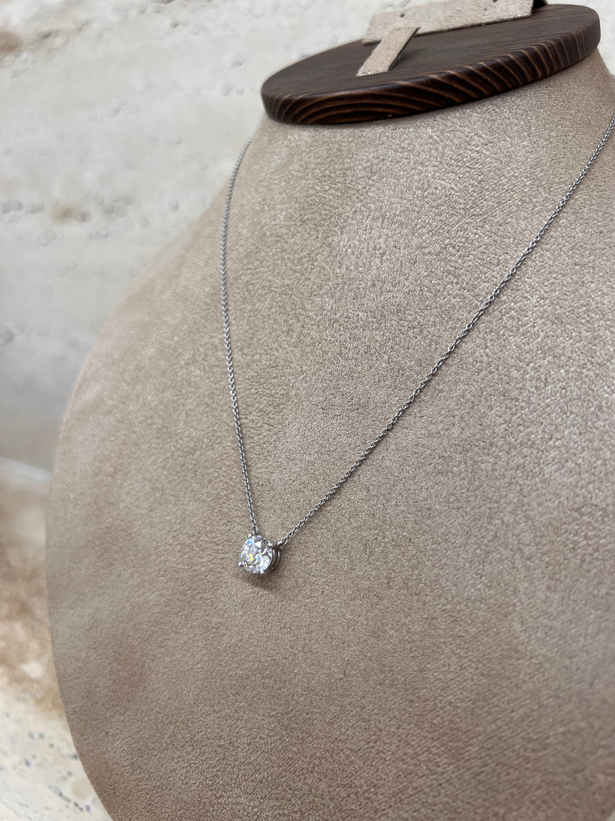 Collar Tiffany diamante redondo
