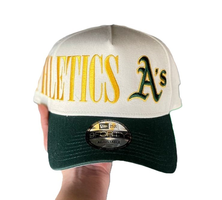 GORRA NEW ERA ATHLETICS BIG NAME BEIGE ADJUSTABLE