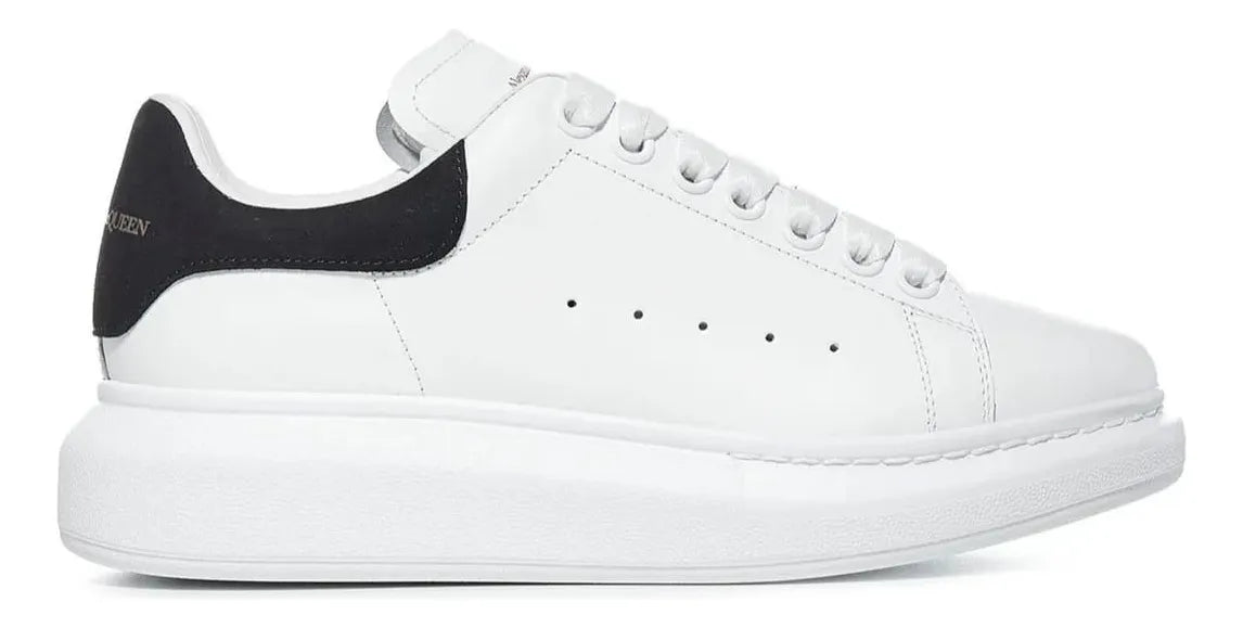 Tenis Alexander Mcqueen Oversized Talón Negro Clásico
