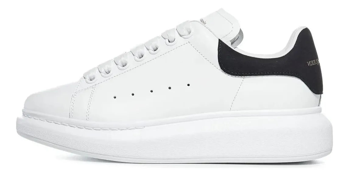 Tenis Alexander Mcqueen Oversized Talón Negro Clásico