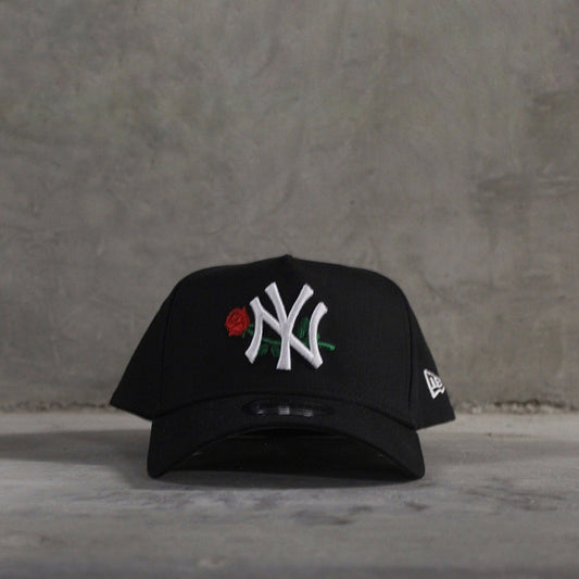 GORRA NEW ERA YANKEES BLACK ONE ROSE ADJUSTABLE