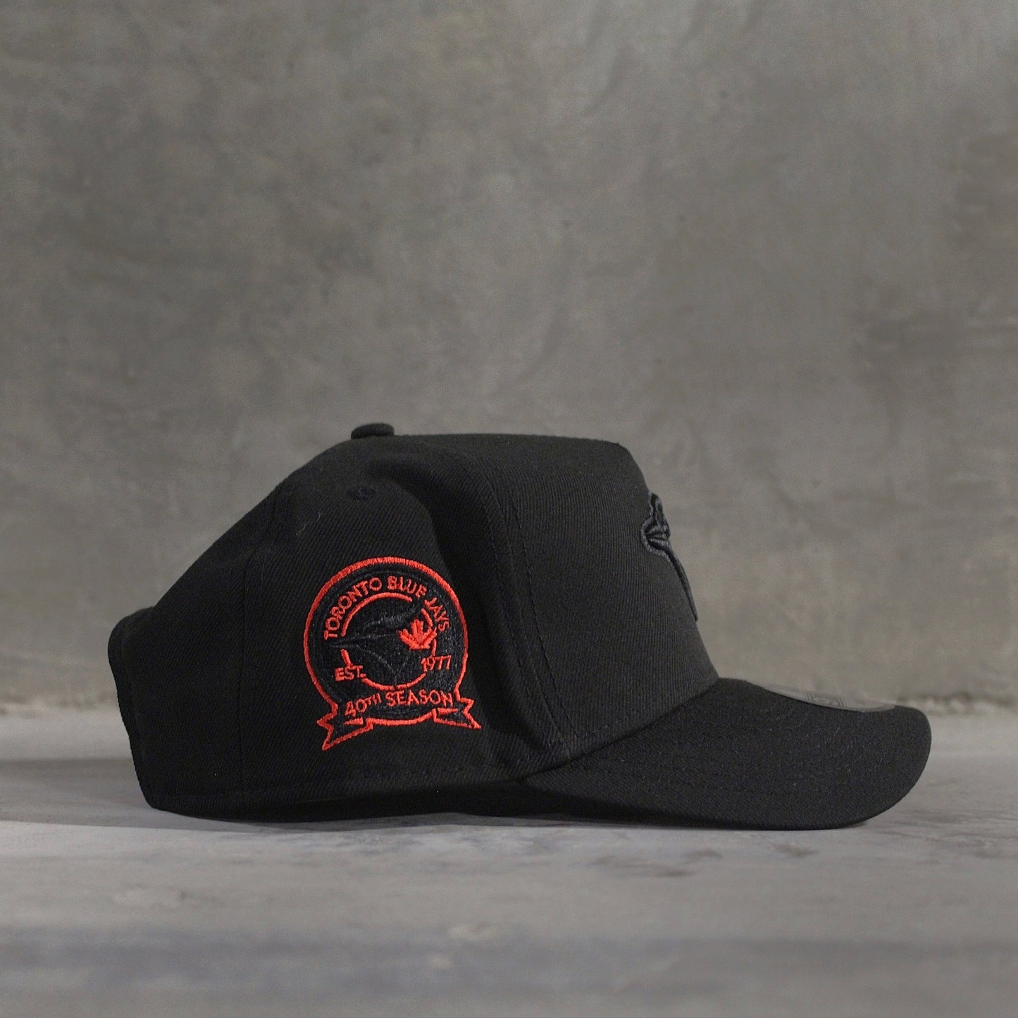 GORRA NEW ERA TORONTO BLACK RED ADJUSTABLE