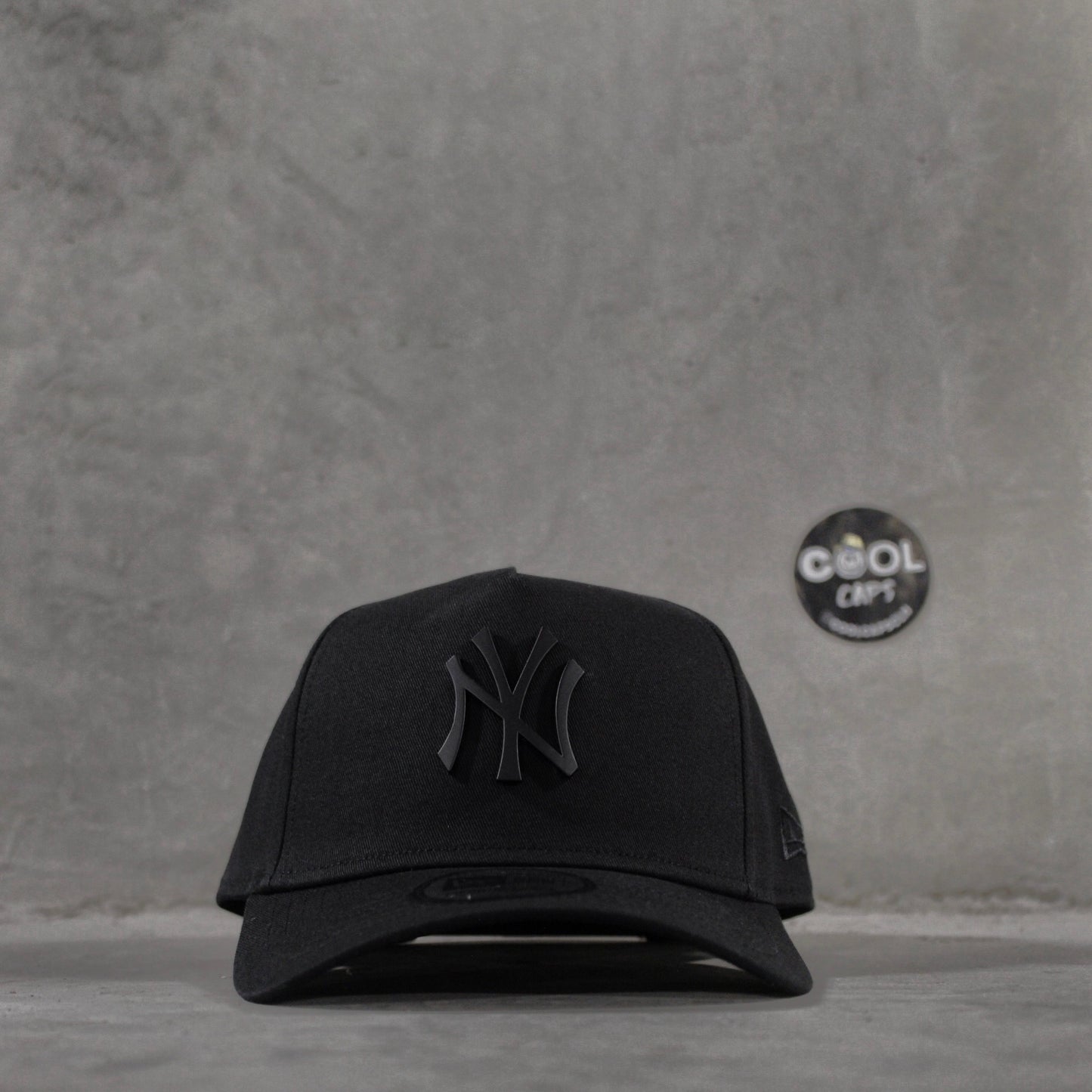 GORRA NEW ERA YANKEES BLACK MATTE PIN ADJUSTABLE