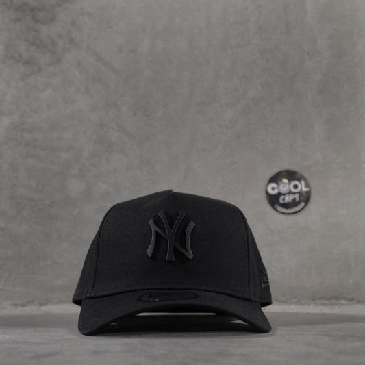 GORRA NEW ERA YANKEES BLACK MATTE PIN ADJUSTABLE