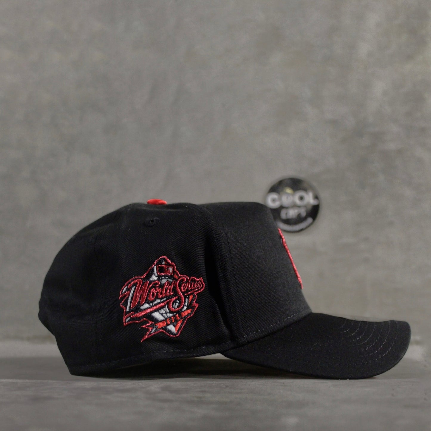GORRA NEW ERA YANKEES BLACK RED ADJUSTABLE