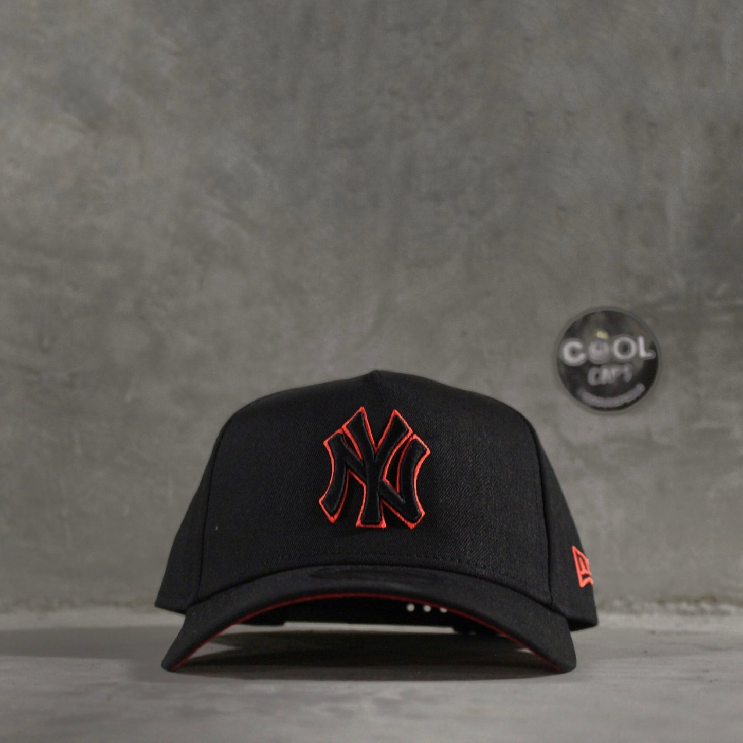 GORRA NEW ERA YANKEES BLACK RED ADJUSTABLE