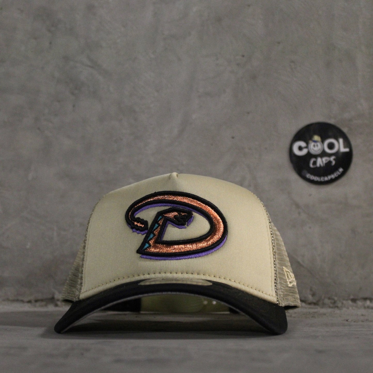 GORRA NEW ERA DIAMONDS OLIVE ADJUSTABLE