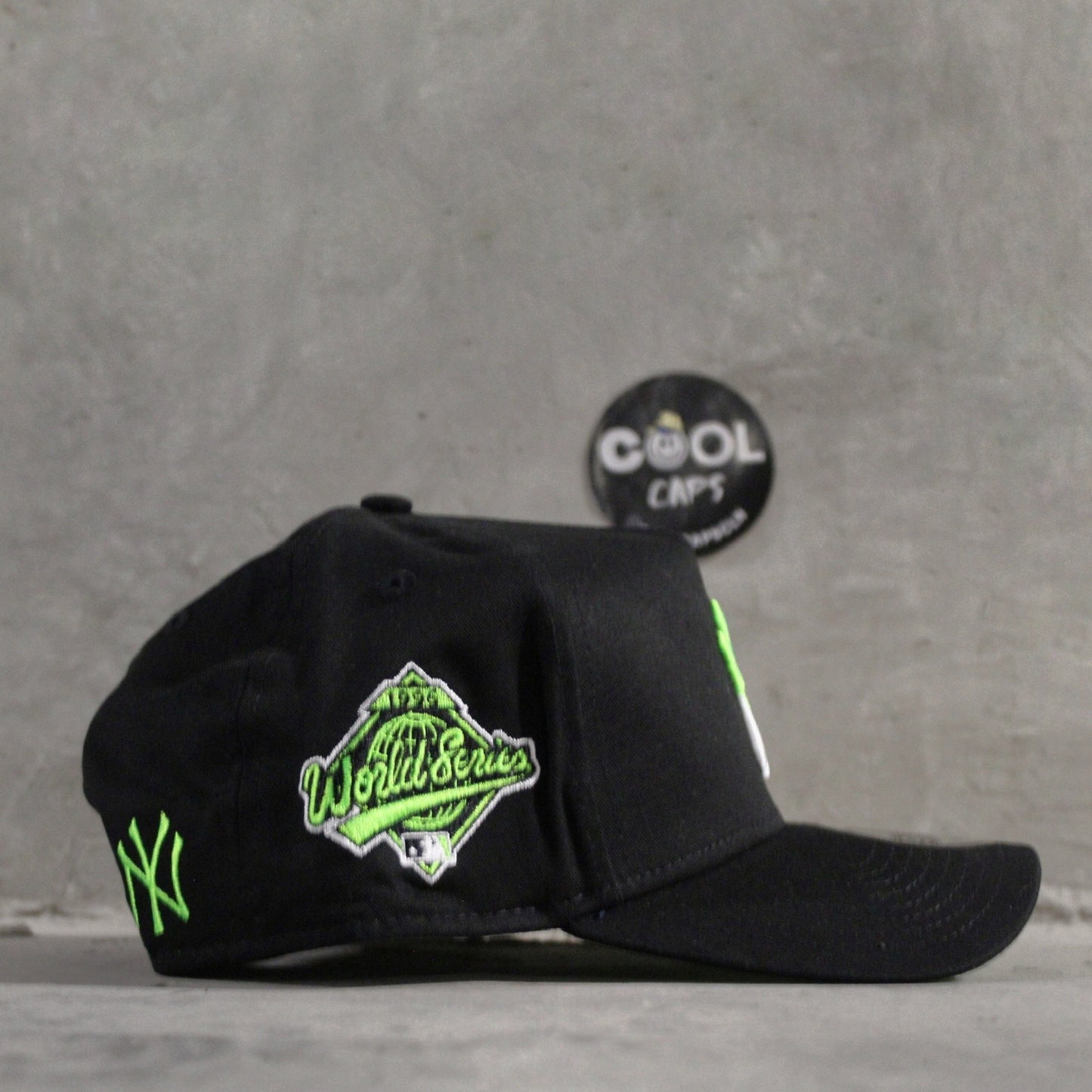 GORRA NEW ERA YANKEES BLACK SLIME ADJUSTABLE