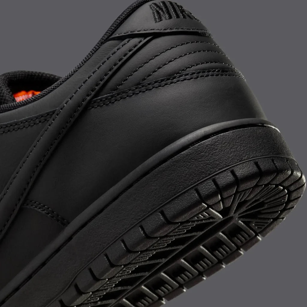 Nike SB Dunk Low Pro Triple Black