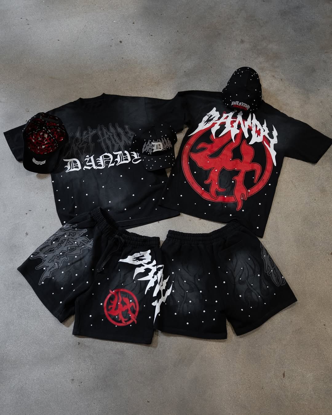 CONJUNTO DANDY HATS x LOST HILLS "LOST DANDY" (TEE Y SHORTS) (PREVENTA)