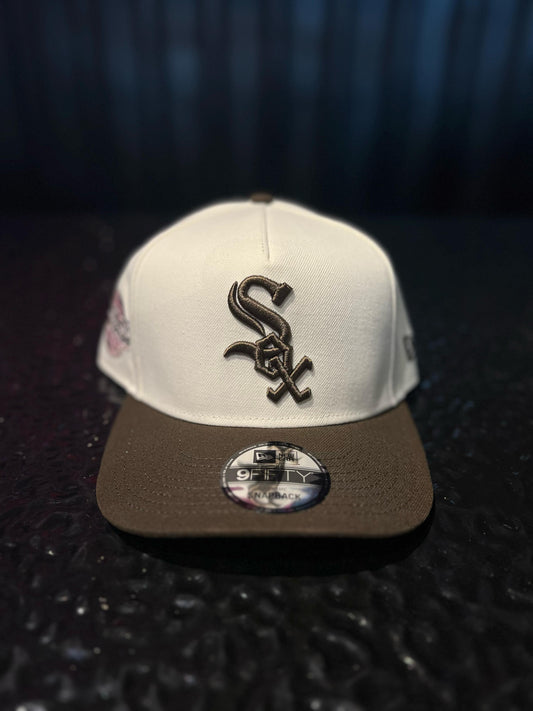 GORRA NEW ERA WHITE SOX WORLD SERIES BROWN SNAPBACK