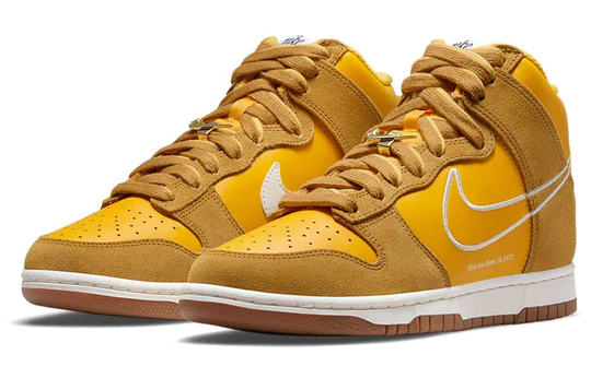Dunk High First Use University Gold (W)
