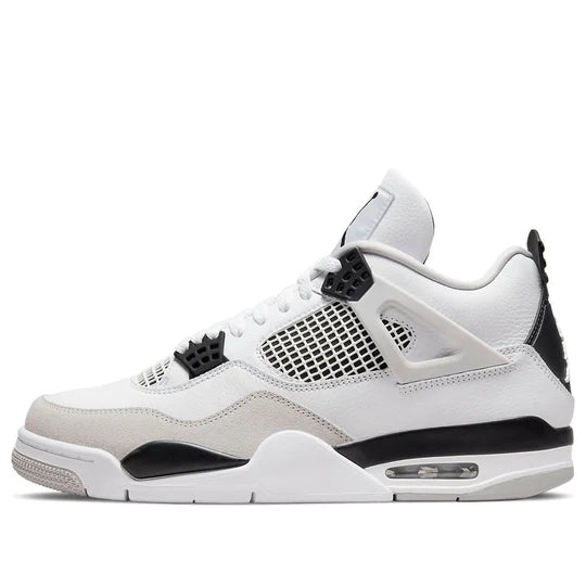 Air Jordan 4 Retro Military Black (Seminuevo)