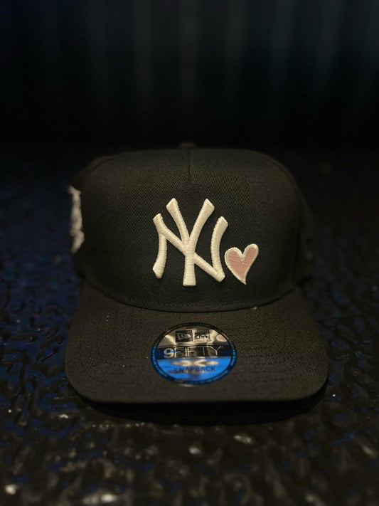 GORRA NEW ERA NY YANKEES 2000 HEART SNAPBACK