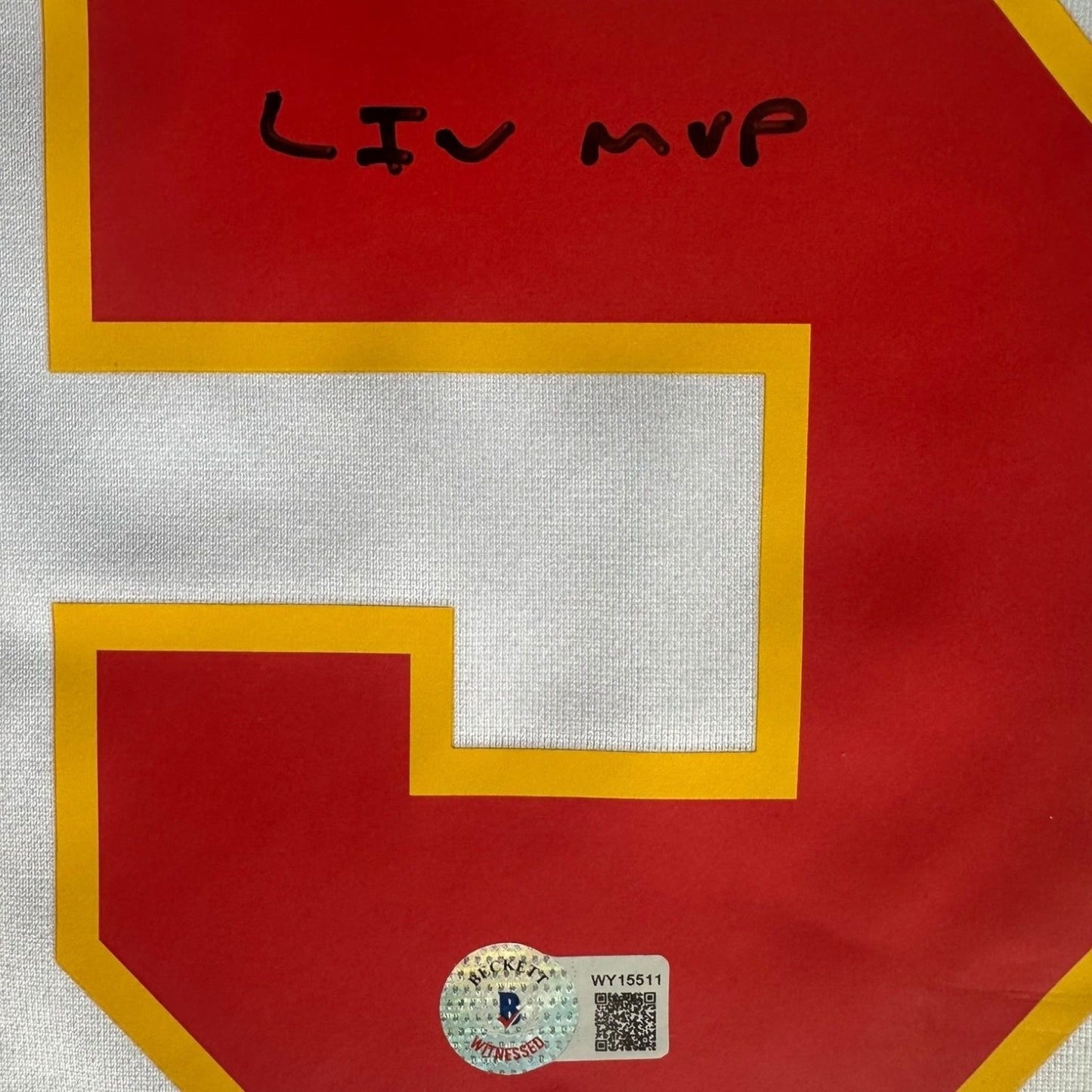 Jersey de los Kansas City Chiefs autografiado por el estadounidense Patrick Mahomes