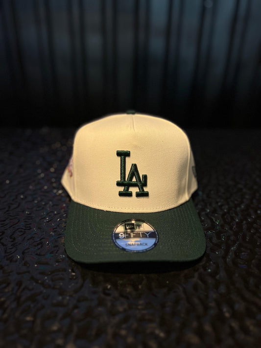 GORRA NEW ERA LOS ANGELES 100TH BEIGE GREEN SNAPBACK