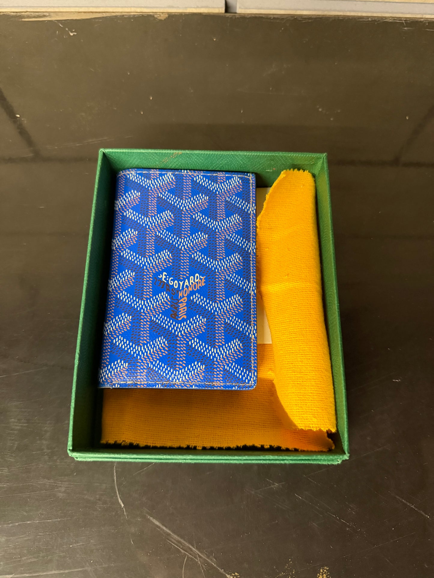Cartera Goyard con Cubrepolvos