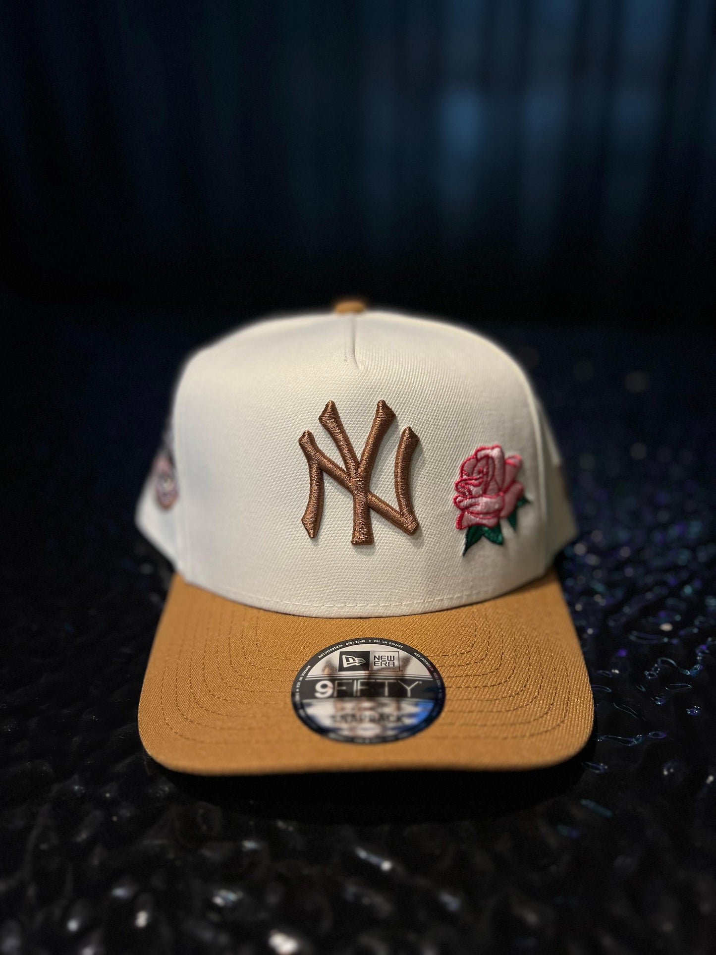 GORRA NEW ERA YANKEES 2009 CREAM GOLD ROSE SNAPBACK