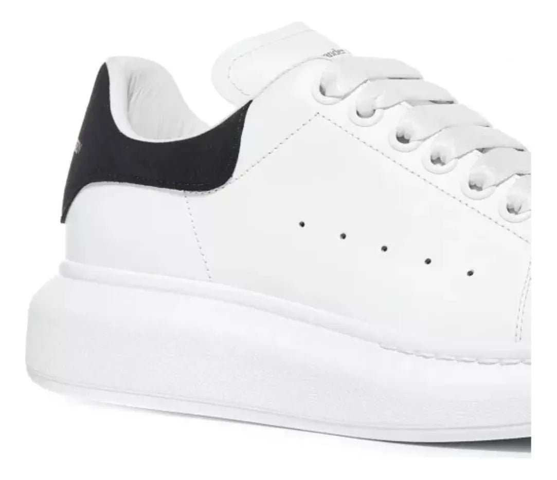 Tenis Alexander Mcqueen Oversized Talón Negro Clásico