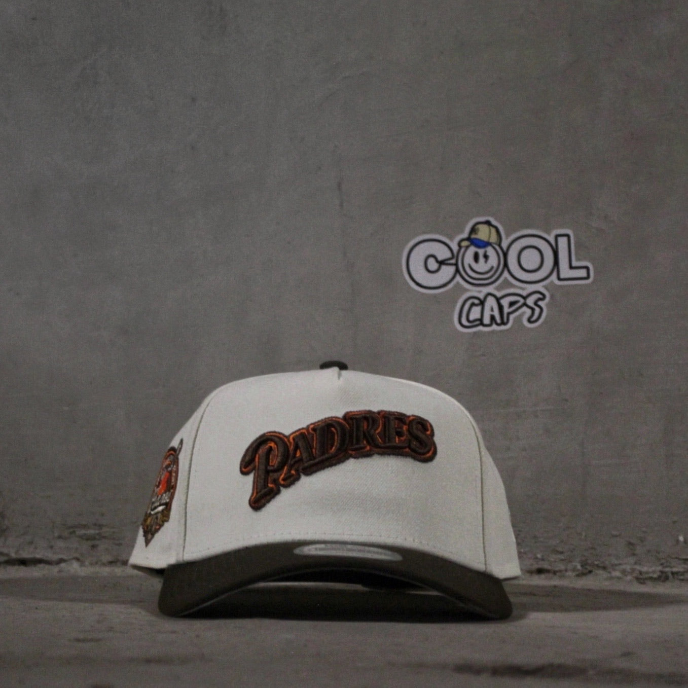 GORRA NEW ERA PADRES GREY ADJUSTABLE