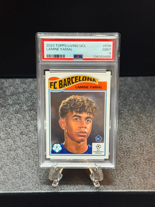 Lamine Yamal 2023 Topps Living UCL Rookie Card