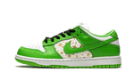SB Dunk Low Supreme Stars Mean Green (2021)